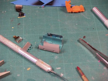 ještě skoro holý kokpit