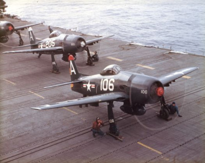 Grumman-F8F-Bearcats-abord-USS-Tarawa-CV-40.jpg