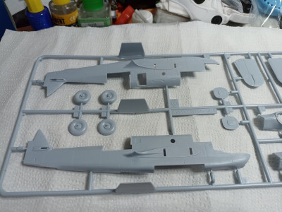 zajímavě řešená ochrana části přechodu trup-křídlo