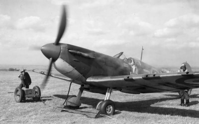 Mk_I_R6800_LZ-N_66_Squadron_Sqn_Ldr_Rupert_Leigh_at_Gravesend_bob40.jpg
