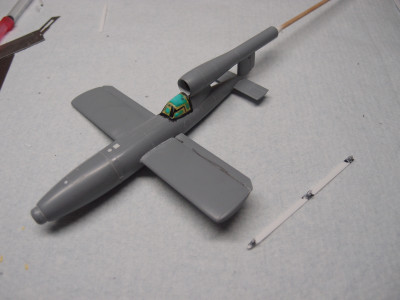 Dodělána přistávací lyže. Nalepím až po barvení :-)