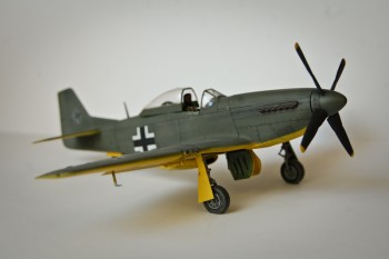 Tu je jeden postavený