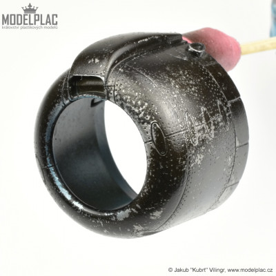 nebyly použité žádné jehly, nebo bambusová párátka, pouze štětec. Nakonec jsem vše osušil vzduchem z pistole...