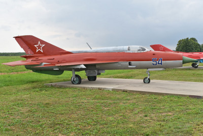 MiG-21FLpfm 04.jpg