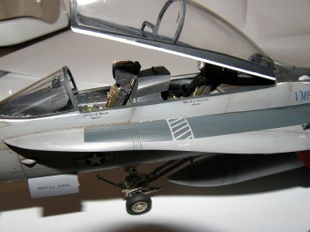 F-18 042.jpg