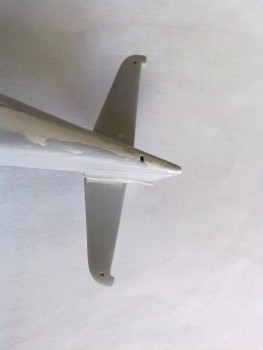 Chvostové plochy zospodu.