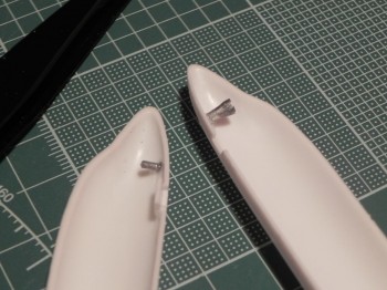 světla přilepena ještě dodat závaži