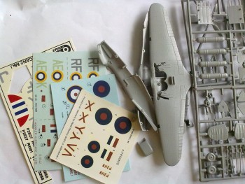 Môj obsah balíka. Najvyšší aršík som dostal od Discuss Pilota.