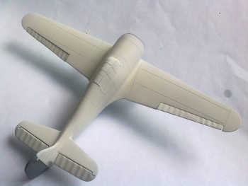 Horné plochy čisto bielou.