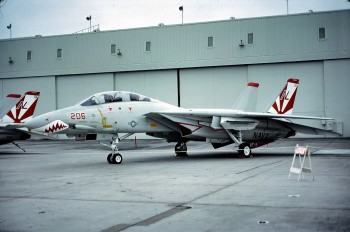 F-14A160676VF-111Mirimar1982.jpg