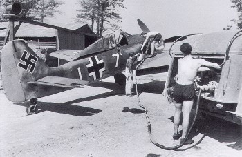 1-Fw-190A3-7_JG2-W7+I-Egon-Mayer-Theville-France-June-1942-011.jpg