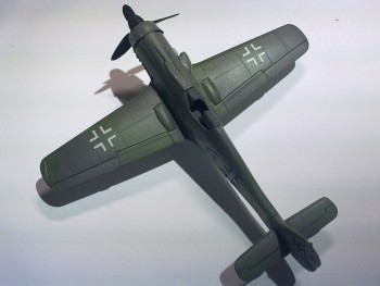 Laky Italeri a Vallejo.