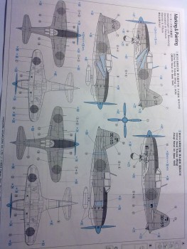 Dva markingy v „krabičke“, výber nechám na vás.