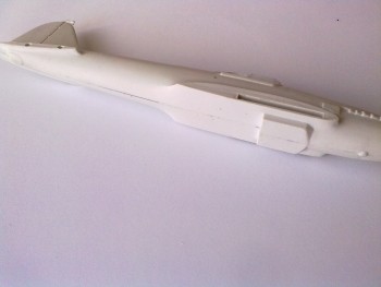 Spodné plochy stačilo brúsiť pilníkmi a brúsnymi papiermi.