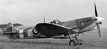 306sqdn-spitfire9-uz-z-northolt-16nov42.jpg