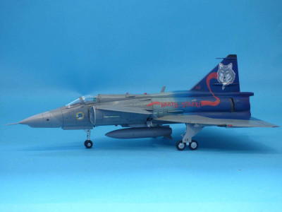 SAAB SF-37 Viggen (Special Hobby)
