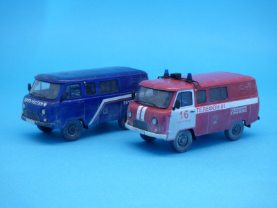 2x UAZ-3909 (Zvezda 1:43)