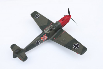 Bf109E1_red15_2.jpg