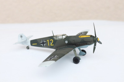 Bf109E1_yellow12_3.jpg
