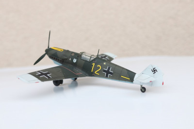 Bf109E1_yellow12_1.jpg