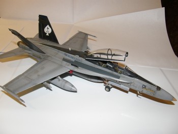 F-18 025.jpg