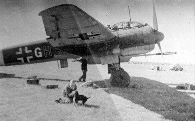 Junkers-Ju-88P1-1.Versuchskommando-200-A3+GH-Panzerbekämpfung-with-75-mm-Bordkanone-gun-02.jpg