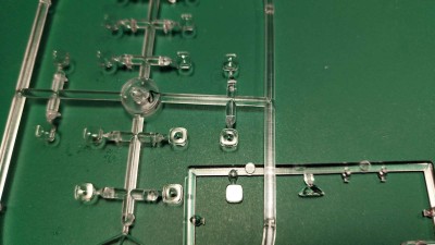 pro srovnání dole podloženo neutrální okýnko