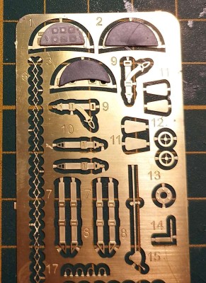 plechové palubky ve srovnání s plastovými díly