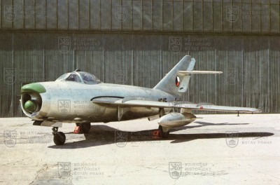 Mikojan-Gurjevic-MiG-17-PF-03.jpg