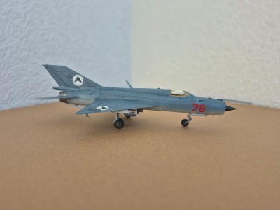 MiG2102.jpg