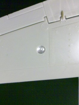 Detail svetlometu. Ideálne ho bolo vyfotiť pred zlepením krídel, no zabudol som.