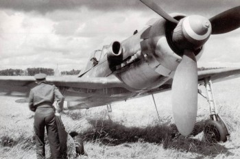 1-Fw-190D13-JG26-(Y10-+-)-Franz-Gotz-Germany-1945-03.jpg
