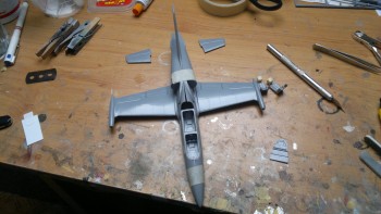 jen tak na sucho sem prilozil trup k sobe abych zjistil, jak úžasně to nepasuje.........